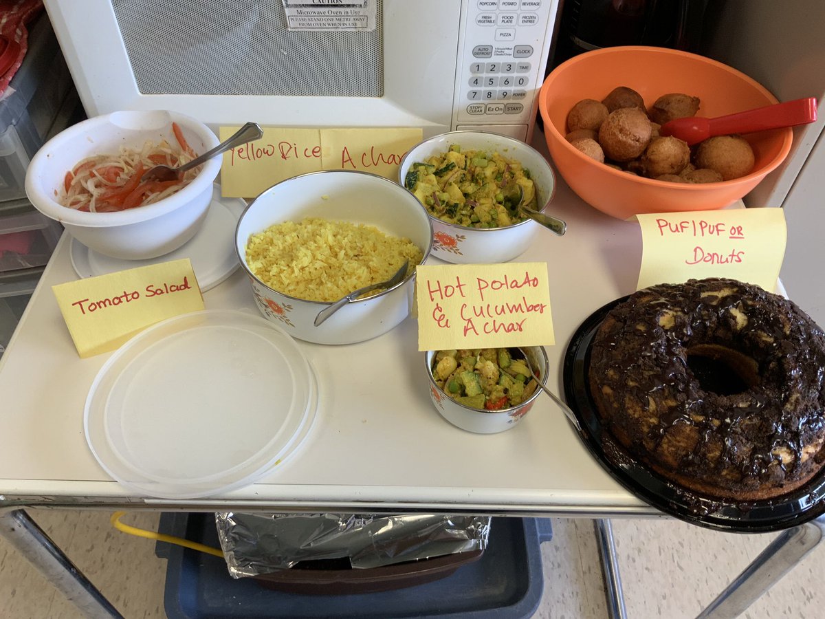 SMPSEarlyON's tweet photo. End of year potluck! It was wonderful to be able to share food and laughter with our amazing families. Thank you everyone for coming! #food #potluck #belonging #CommunityEngagement #DiversityandInclusion https://t.co/VKMwoKJGSW