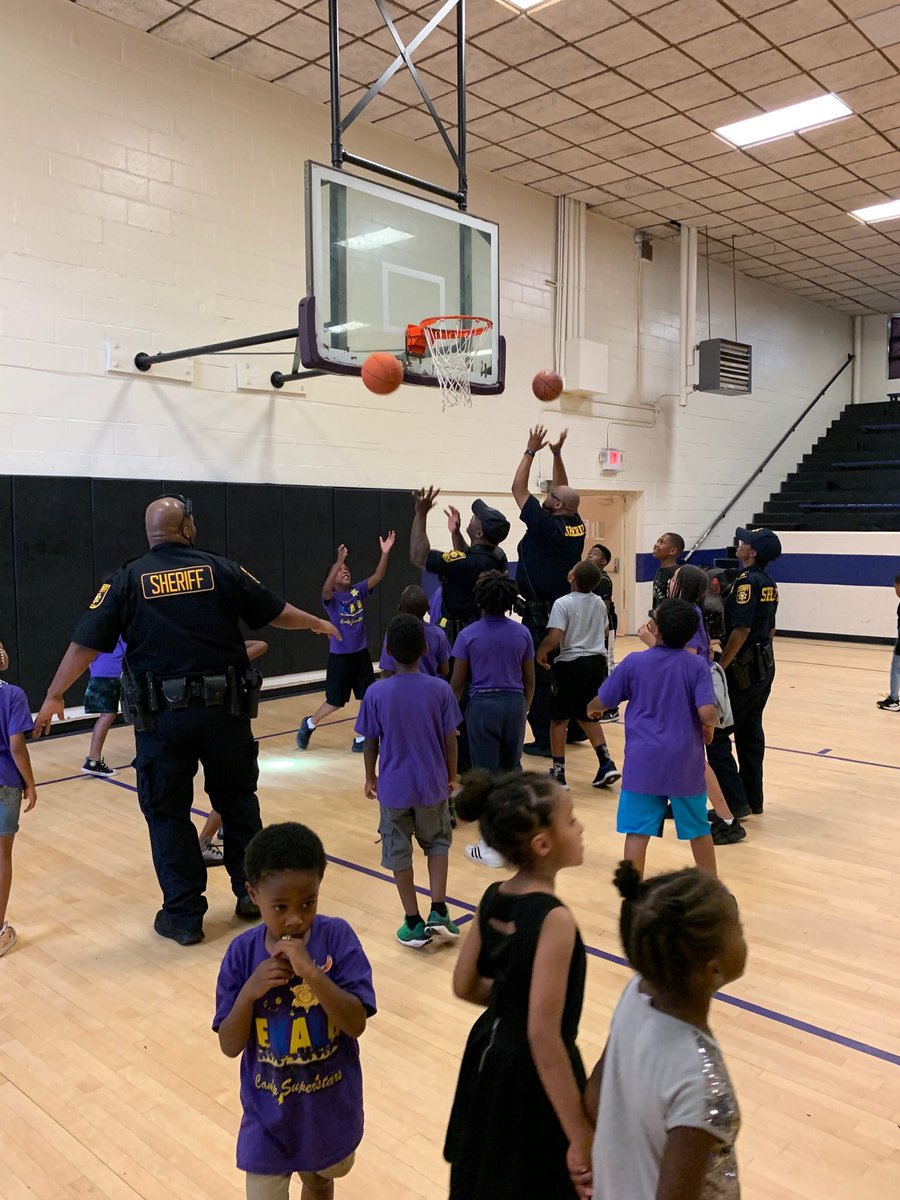 DeKalb_Sheriff's tweet photo. #CommunityRollCall π at Hamilton Recreation Center https://t.co/QkpdSHjXFo