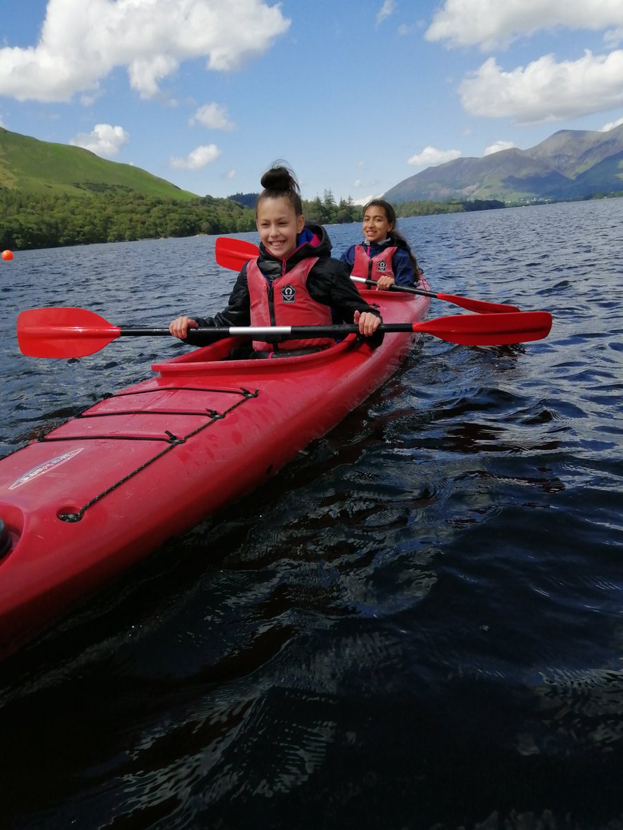 ladybarnhouse's tweet photo. Great afternoon in Derwent Water thanks to @plattyplus https://t.co/7BtLA5plrZ