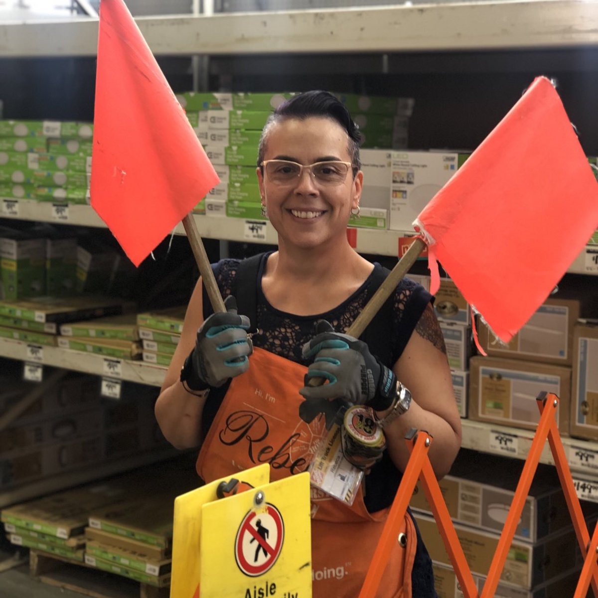 PatrolSafety's tweet image. Rebecca says....No Entré 🙅🏻‍♀️🙅🏻‍♀️
#caughtorangehanded making sure our customers and associates stay in the zone of safety. #whyiworksafe #club365goal #safetyselfie