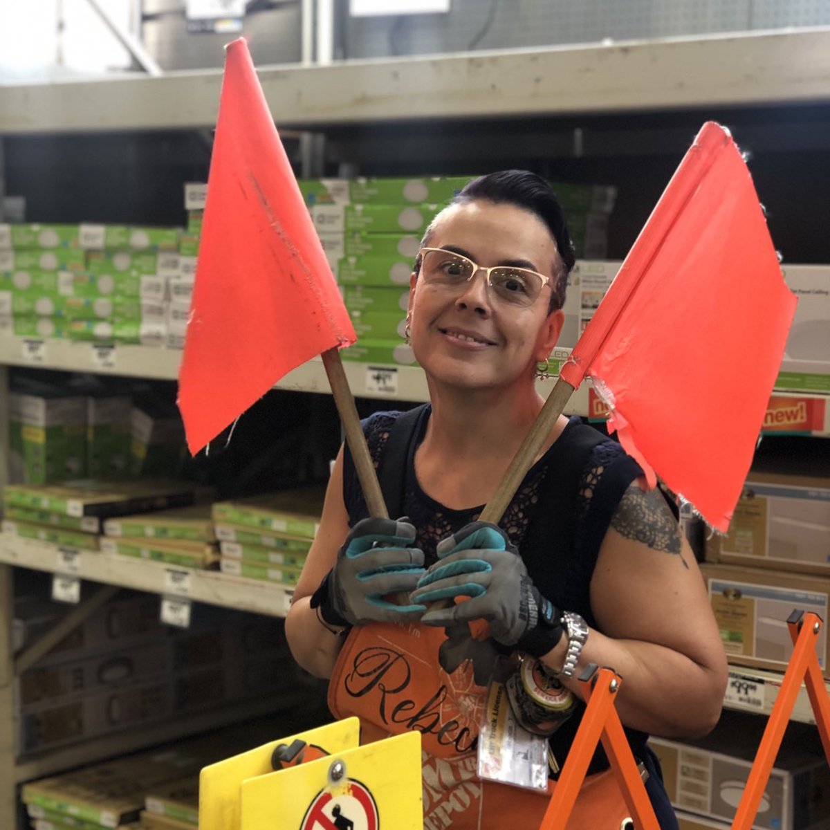 PatrolSafety's tweet image. Rebecca says....No Entré 🙅🏻‍♀️🙅🏻‍♀️
#caughtorangehanded making sure our customers and associates stay in the zone of safety. #whyiworksafe #club365goal #safetyselfie