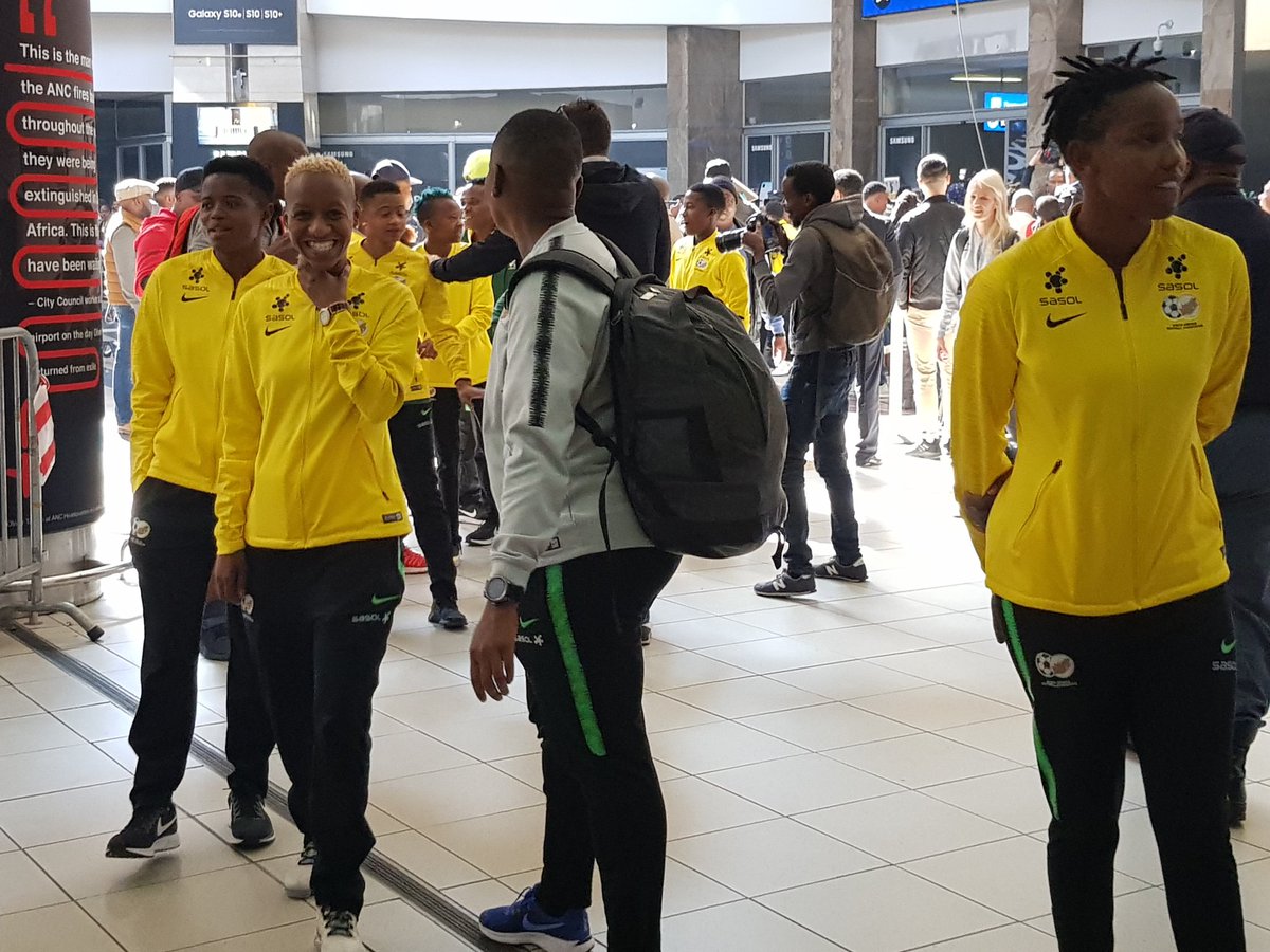 DeputyTourism's tweet photo. Welcome home @Banyana_Banyana. You made us proud by flying the 🇿🇦SA flag high. The experience gained will lay the foundation for great things ahead.Well done! #TeamSA #DareToShine #FIFAWWC #CompetitiveSA@SPORTandREC_RSA https://t.co/JGyL7xNvEu
