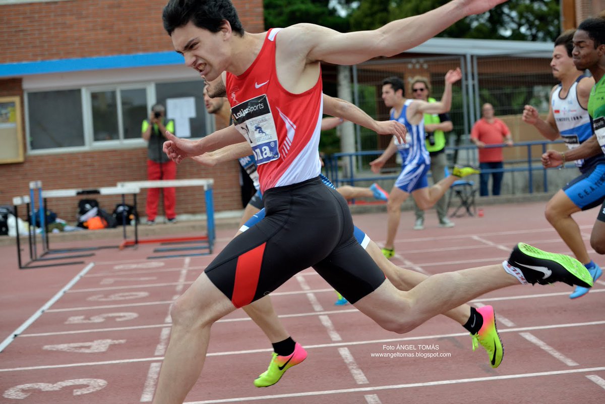 At_Torrelavega's tweet photo. @Mariodrd3 consiguió el record de Cantabria Sub-23 de los 100 metros al parar el ⏱️ en 👉10.79👈 en la final de permanencia de Primera División. Tercera mejor marca de todos los tiempos en Cantabria. Compartirá posición de ranking con el exatleta internacional Alberto Martinez https://t.co/tPxPUIdH6N