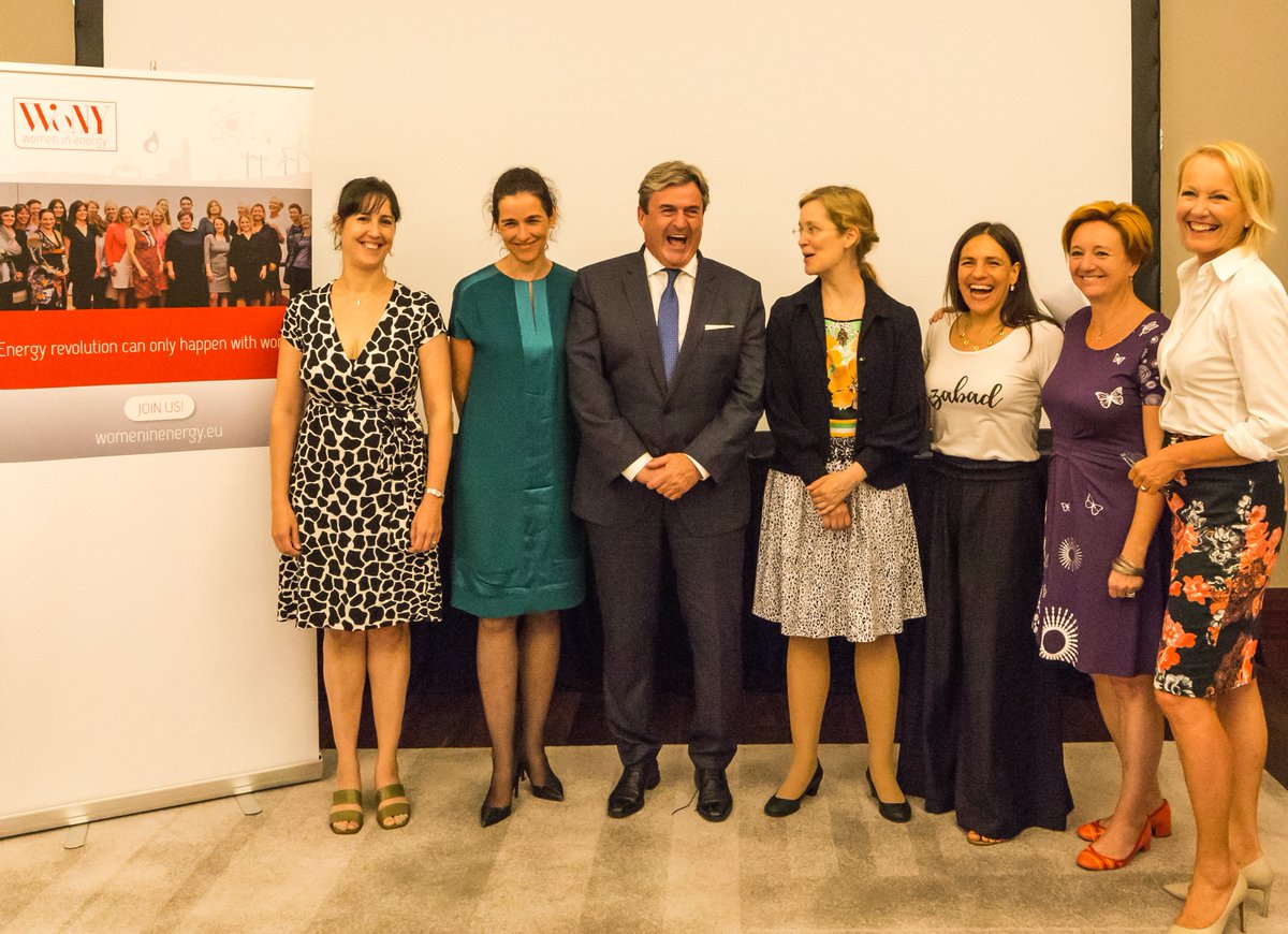 CzakoVczako's tweet photo. Honoured to have shared views on #womeninenergy as part of such a distinctive group, including @Istvan_Kapitany Global Executive Vice President of @Shell. Very similar message and agreement on #diversity being a crucial part of our #sustainablefuture https://t.co/PQQrIbZCxa
