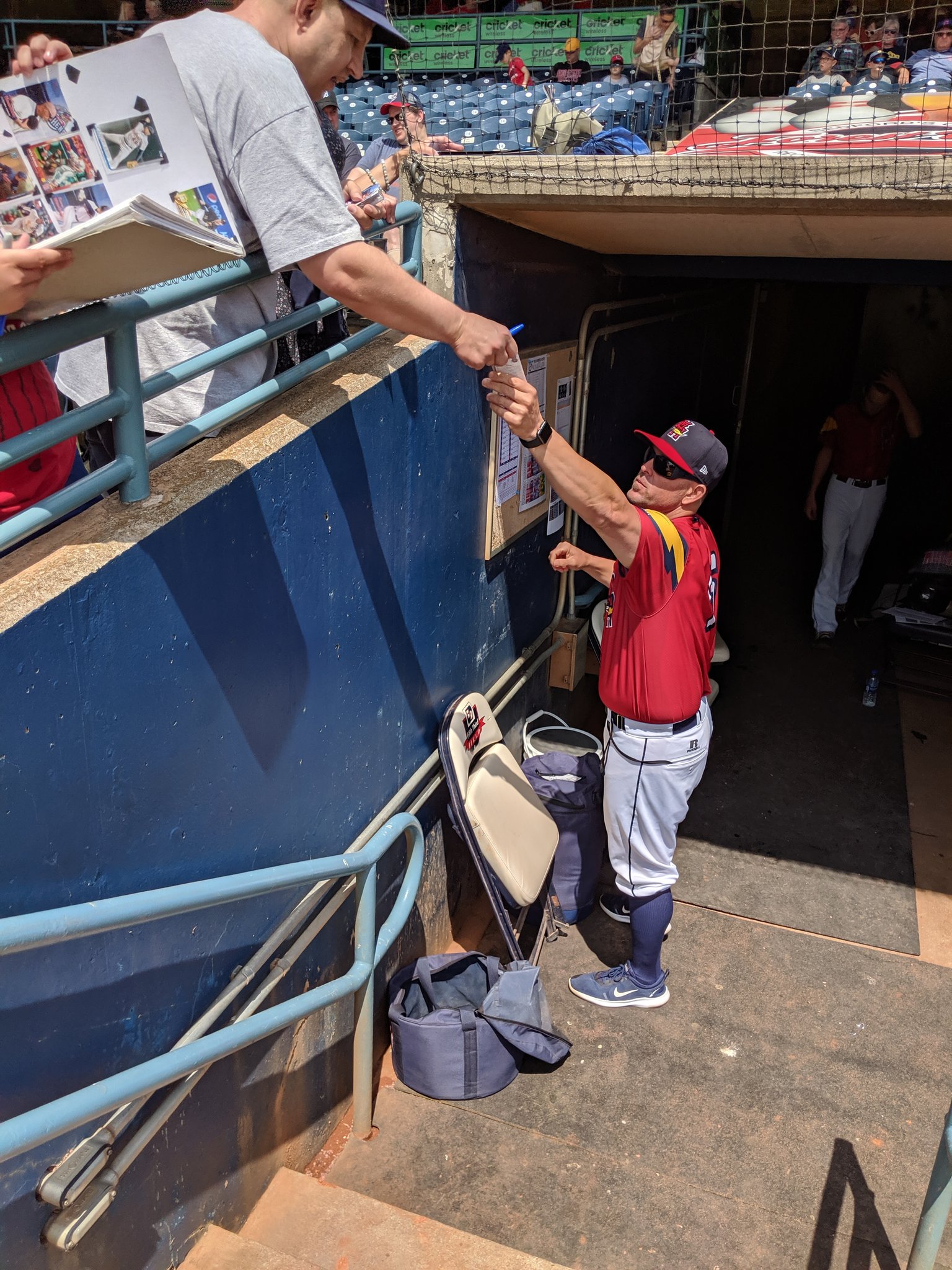 The Skip always has time for fans! Even on his birthday! 

Happy Birthday to our Manager, Doug Mientkiewicz! 