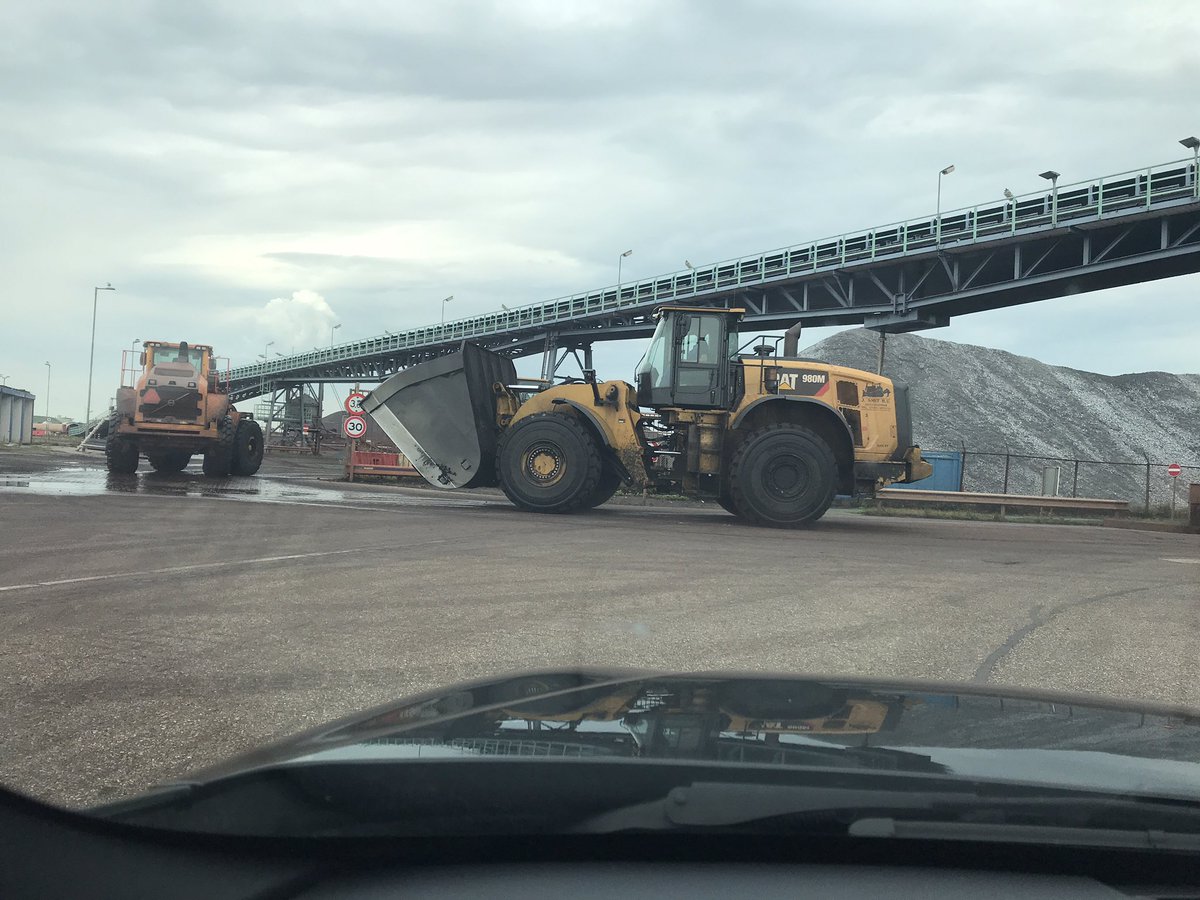 CarlaJong's tweet photo. Op ledenbezoek bij Ertsoverslag Europoort C.V. (EECV). @thyssenkrupp @deltalinqs #VRMO #diewiljenietopdemotorkaphebben https://t.co/vsPc2gNojs