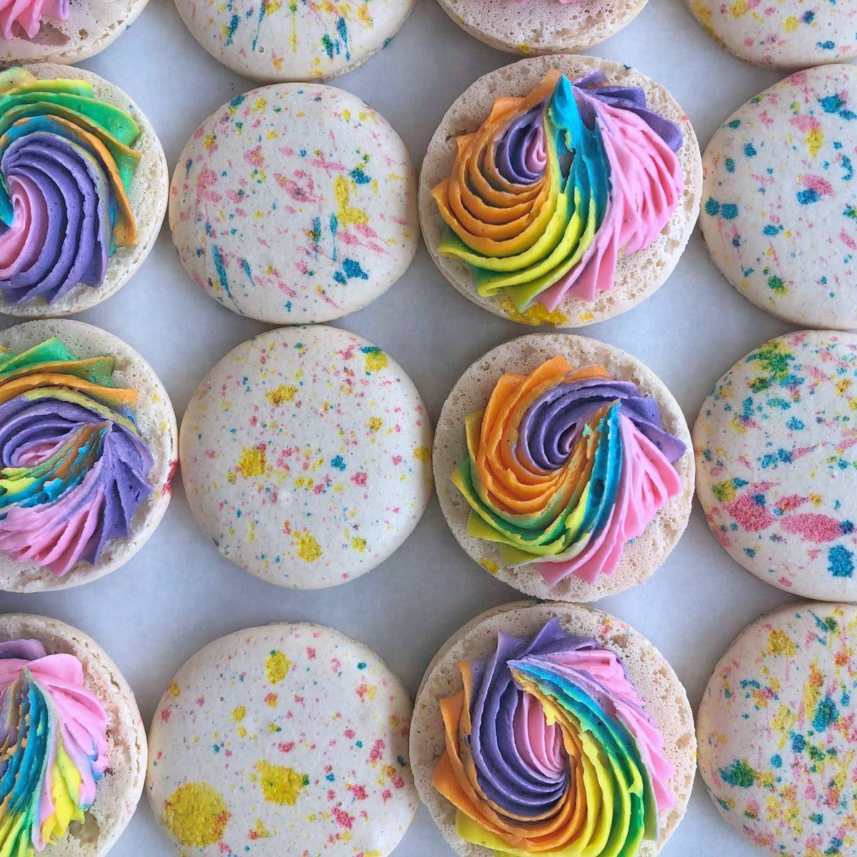 cakeandloaf's tweet photo. The most beautiful 🌈 macs will be at both locations tomorrow - posting these NOW cuz I really don't know if you'll see them now, 6 hours from now or in a couple o' weeks - thanks "not so instant" instagram 😜
RAINBOW 🌈 MACARONS.
.
.
.
#hamont #rainbowmacarons #macaron #🌈 https://t.co/ochGxBSS90
