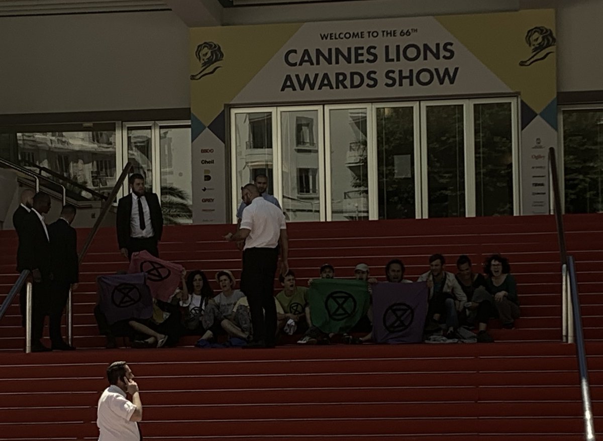 jrmitre's tweet photo. #CannesLions
Protest... https://t.co/Dg5ErlD3Ad