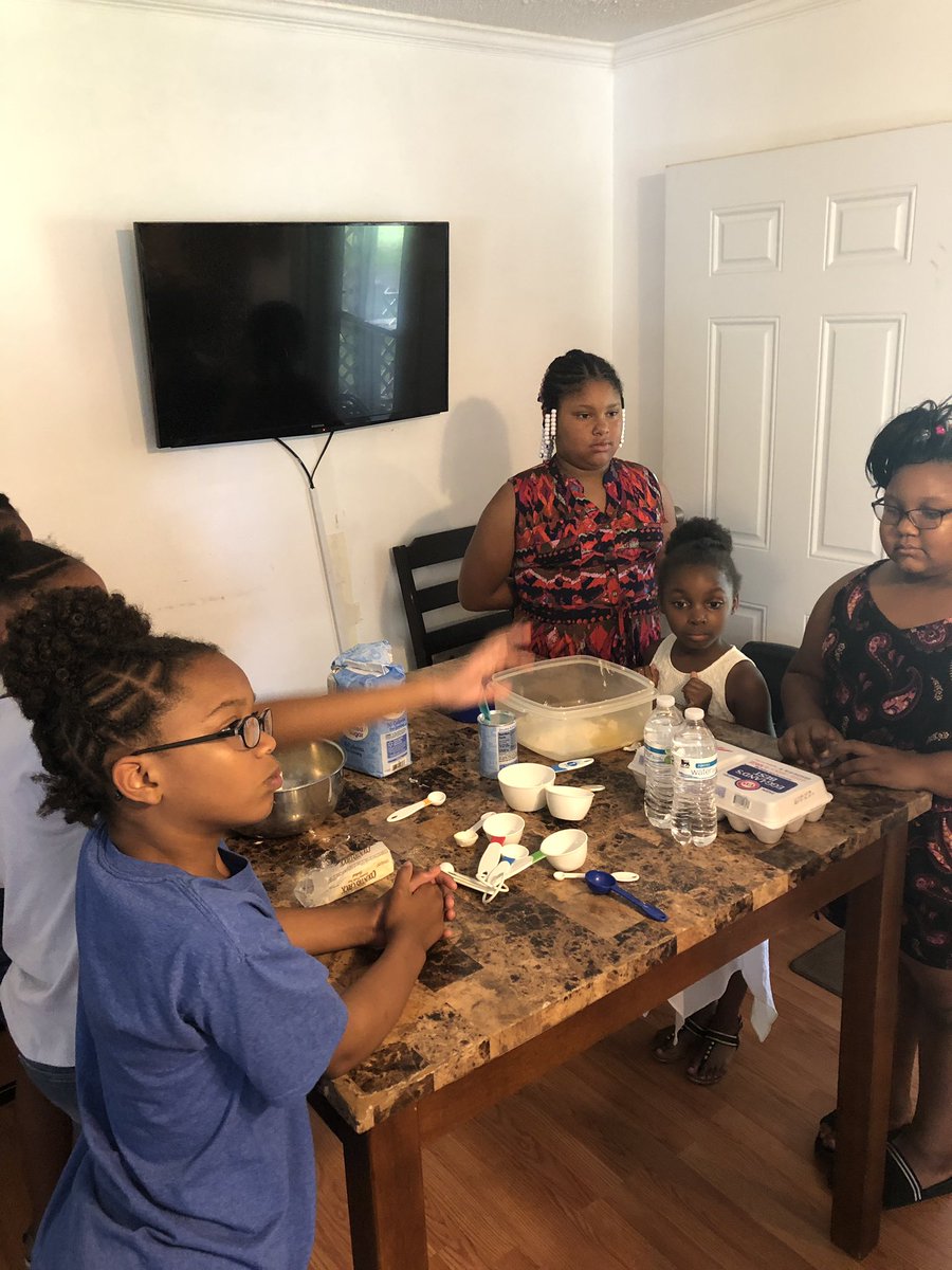 Everyone loves brunch right?! Today at #CookingwithCrystal we’re learning how to make homemade pancakes, turkey sausage and bacon, and fried eggs! Stay tuned for our finished product #simplyhomemade  #homemade #brunch #MAGC4L