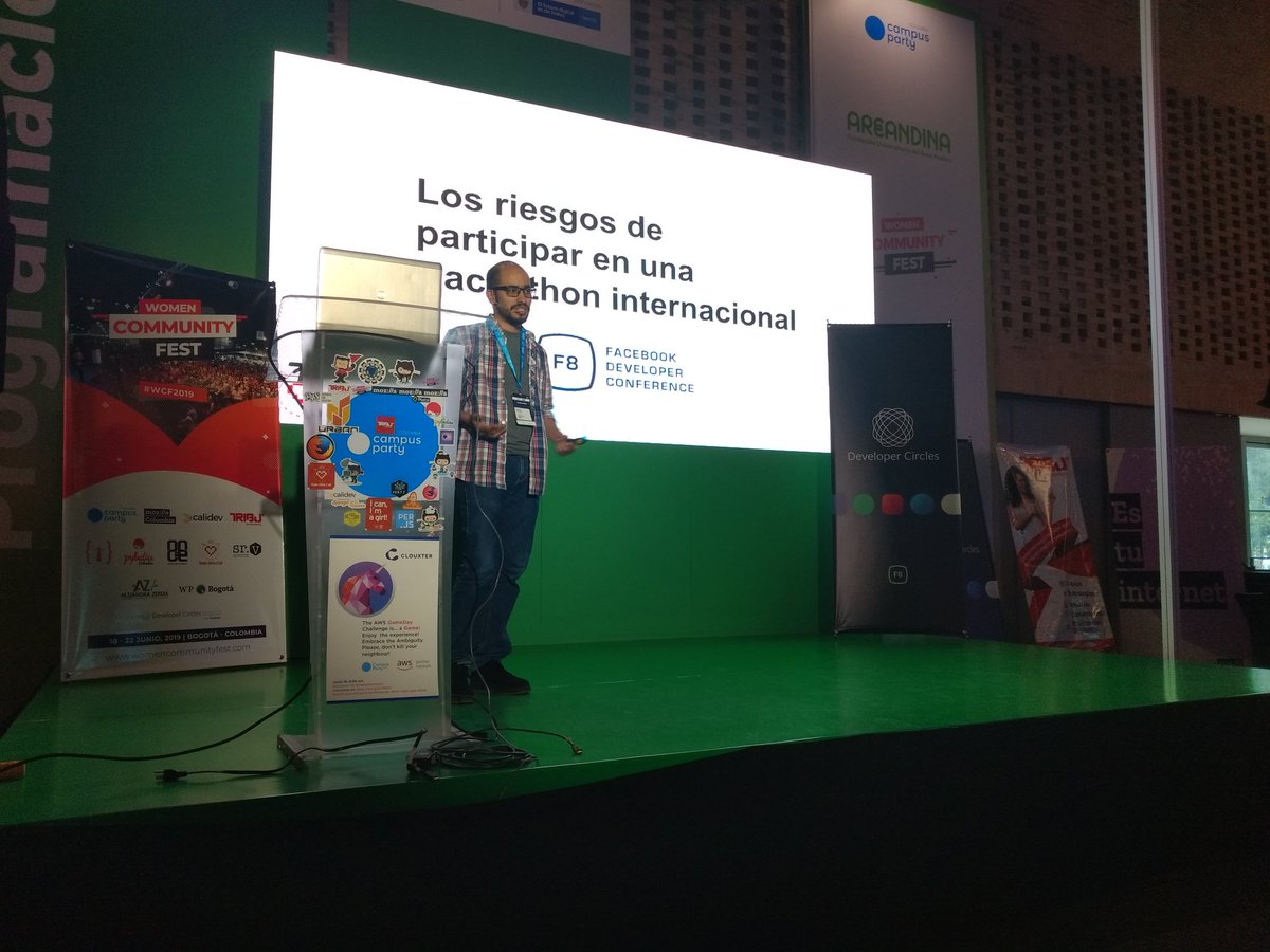 En primera fila, escuchando la experiencia internacional de #hackathon y desarrollo de <a href="/jroadev/">Juan Roa</a> en <a href="/campuspartyco/">Campus Party</a> y <a href="/wcfcolombia/">Women Community Fest</a> #wcf2019 <a href="/RGCaliOficial/">Rails Girls Cali</a> #cpco2019