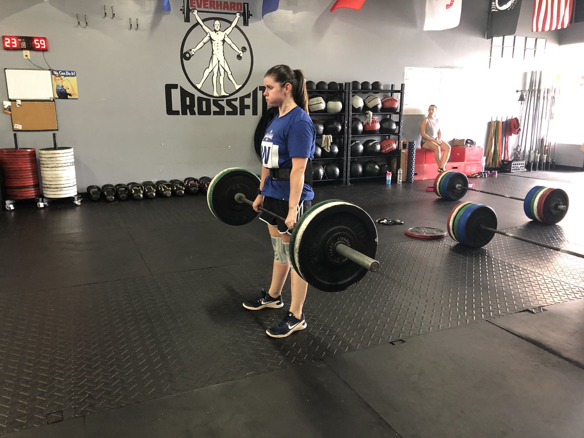everhardcf's tweet photo. heavy squats &amp; heavy deadlifts &amp; strong women 💀 https://t.co/R8jZsNVIP8