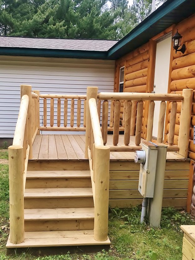 MVLogHomes's tweet photo. #whatsnewwednesday #transformation #lograiling #LennyLumber #Necedah #Wisconsin
Check out this exterior transformation! This customer used our white cedar railing to compliment the already installed 3x8 log siding on this cabin on #CastleRockLake! Thank you for sharing! https://t.co/kU9DaVUllG
