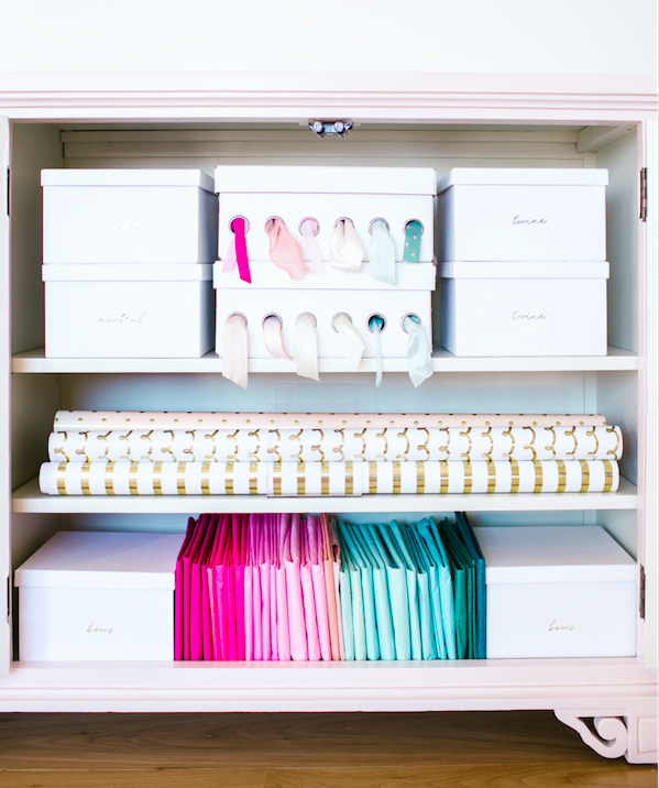 afafpod's tweet photo. .@laurenconrad’s craft closet = home organization goals 🙌🏻  Listen to today’s episode of #AskingforaFriend, featuring Joanna and Clea from @thehomeedit: https://t.co/4y3tVwzIkT https://t.co/qhcv2sQB9p