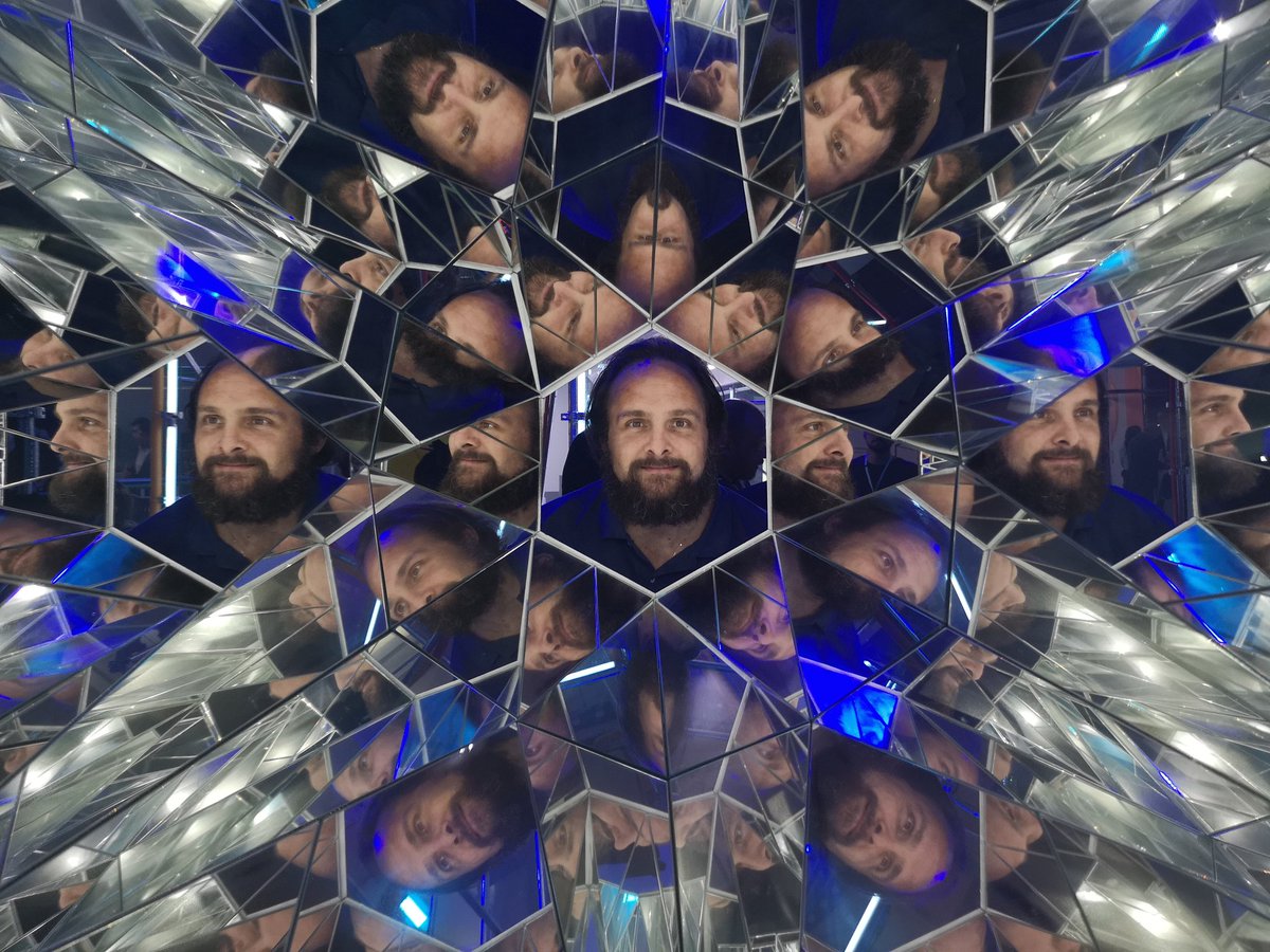 altolabs's tweet image. j&apos;adore l&apos;effet du #diamantoscope de @_lediamantaire au #LabPostal !