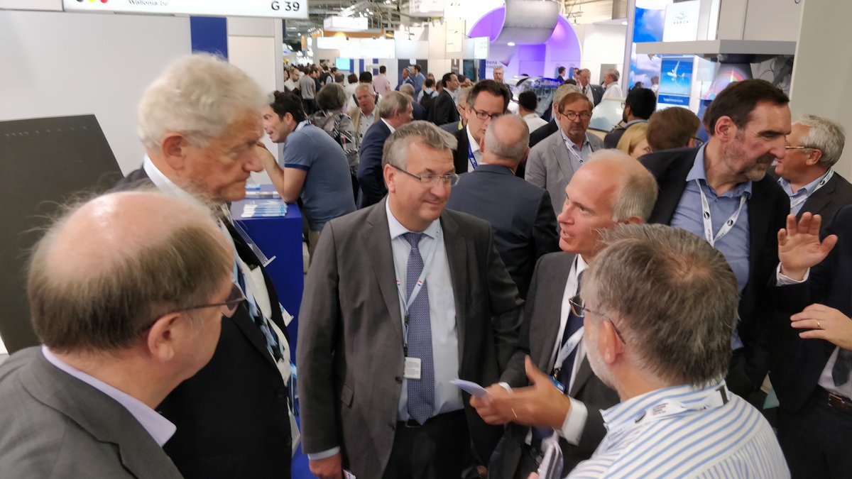 Visite de stand au Bourget - Paris Air Show des ministres belges <a href="/FrancoisBELLOT/">François BELLOT</a> &amp; <a href="/PYJeholet/">Pierre-Yves Jeholet</a> afin de montrer les compétences et le savoir-faire de nos entreprises dans le domaine aérospatial ! <a href="/awex_paris/">AWEX PARIS</a> <a href="/PDELCOMMINETTE/">PascaleDELCOMMINETTE</a> <a href="/salondubourget/">Paris Air Show</a> #PAS19 #ParisAirShow @FlandersTrade