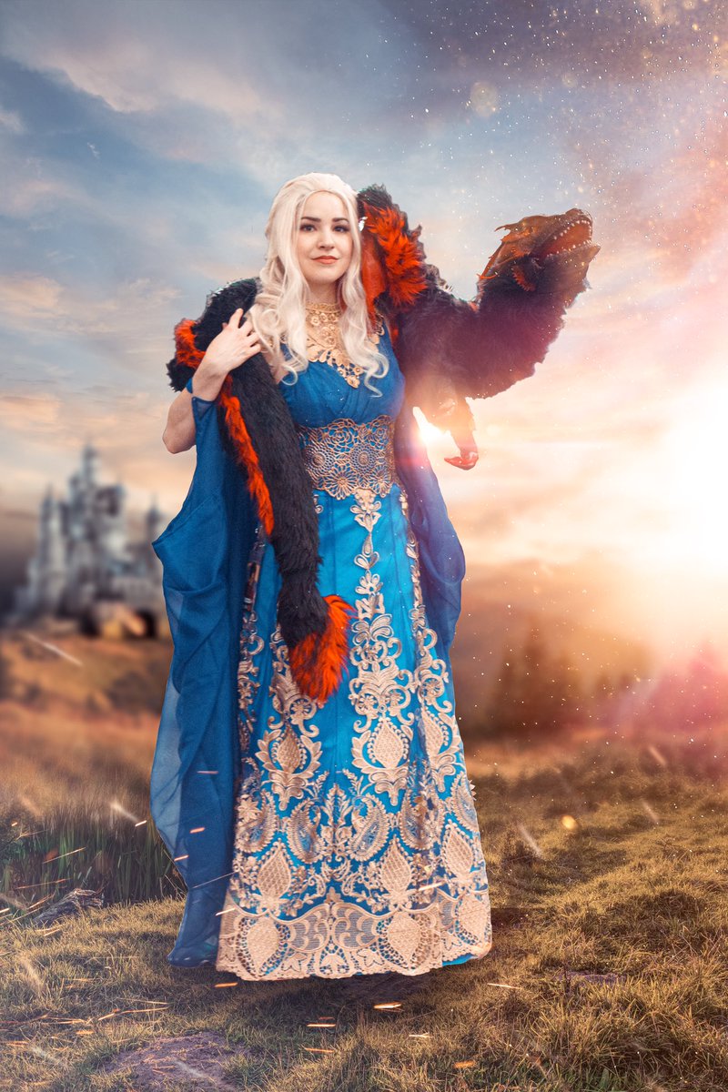 Dhareza's tweet photo. #WomanCrushWednesday is the super talented #cosplayer @AvantGeekArt who we met just about a month ago in Houston. Her unique #Daenerys dress with #Drogon was amazing to see in person. Photo and edit by me. https://t.co/frqXQMnBOX