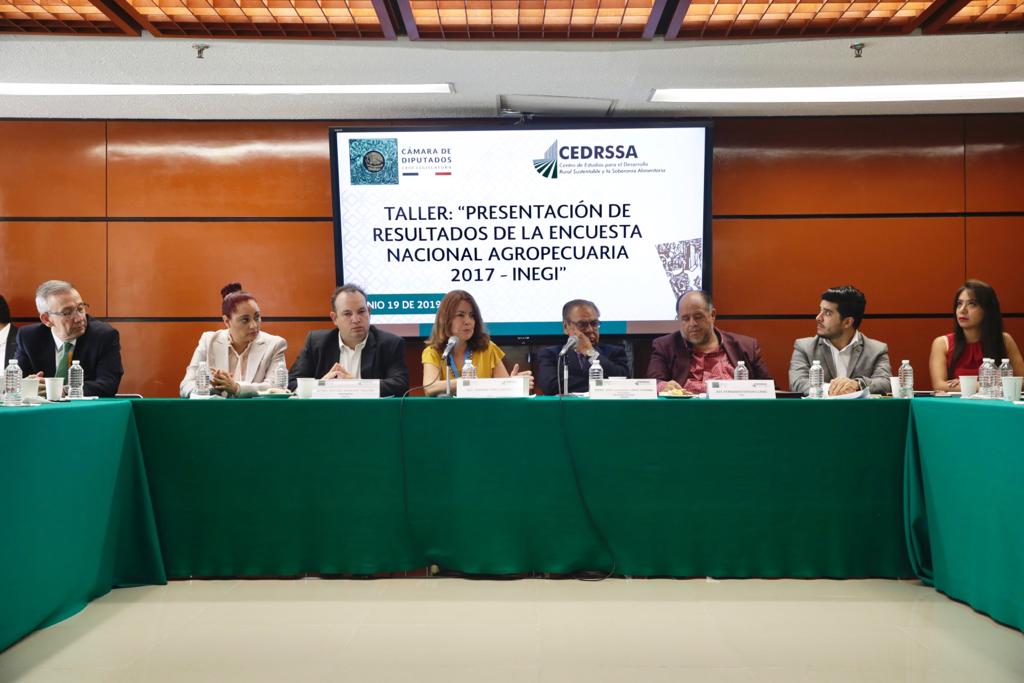 CanalCongreso's tweet photo. 🔵#EnVivo #Exclusivo Internet
En la Cámara de Diputados se realiza la Presentación de Resultados de la Encuesta Nacional Agropecuaria 2017 del @INEGI_INFORMA #CEDRSSA #INEGI #ENA2017
Transmisión 👇🏻
📱App https://t.co/t3egdzFMCR
🌐https://t.co/NIBeDvjwBE https://t.co/5V7qRPyxnH