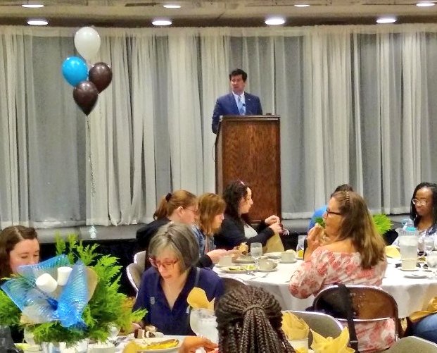 markpoloncarz's tweet photo. We care about our employees' health and well-being. That's why @ECSocServices Commissioner Marie Cannon and I kicked off today's 3rd Annual Social Services Health and Wellness Conference. We want everyone to #LiveWell in our county, starting with our team. #DSSCares
#LiveWellErie https://t.co/zZj7lQo2MG