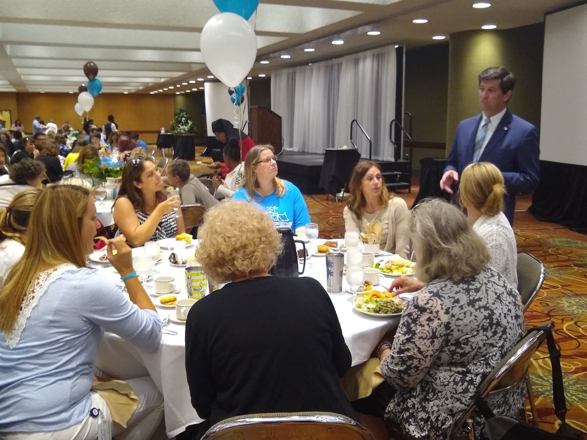 markpoloncarz's tweet photo. We care about our employees' health and well-being. That's why @ECSocServices Commissioner Marie Cannon and I kicked off today's 3rd Annual Social Services Health and Wellness Conference. We want everyone to #LiveWell in our county, starting with our team. #DSSCares
#LiveWellErie https://t.co/zZj7lQo2MG