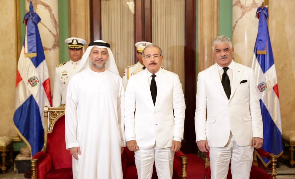 Concluye presentación de #CartasCredenciales de seis nuevos embajadores acreditados en la #RepúblicaDominicana al presidente de la República, <a href="/DaniloMedina/">Danilo Medina</a>.

Información más adelante en nuestra página web: presidencia.gob.do