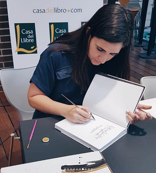 casadellibro's tweet photo. Así fue la presentación de 'Letras bonitas' en nuestra librería de Rambla. 🤩

@threefeelings3 @mtmeditores https://t.co/vtZWwGAe7E