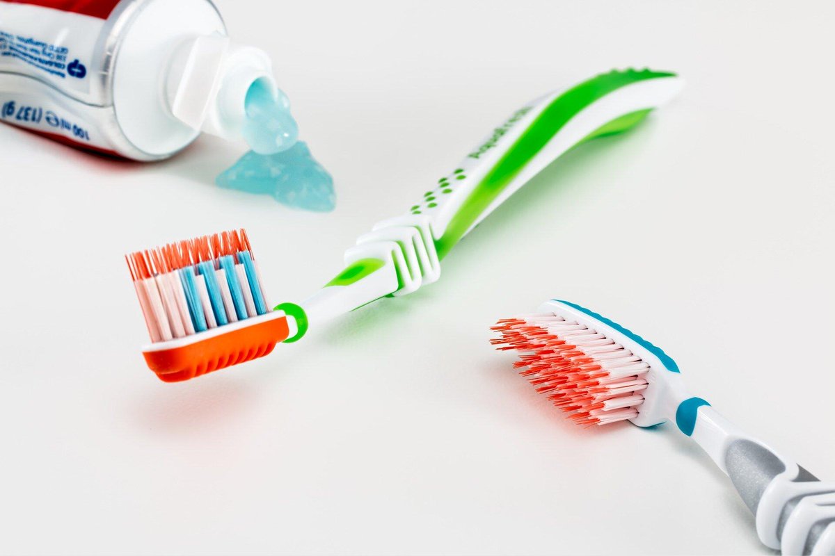Poor #OralHealth linked to a 75% increase in #liver cancer risk, new study finds.

Of the 469,628 participants in the study, 4,069 developed gastrointestinal #Cancer during the 6-year follow up. In 13% of these cases, patients reported poor oral health.

medicalxpress.com/news/2019-06-p…