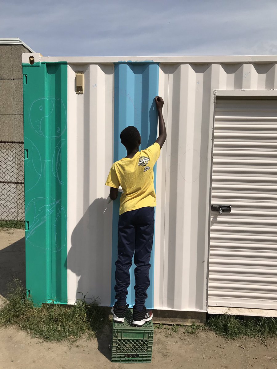 TDSB_Humewood's tweet photo. The transformation of our shed begins! Thanks to artist Elly Dowson and Mr Singbeil for helping our students leave their mark!! https://t.co/UXr2np0IEE