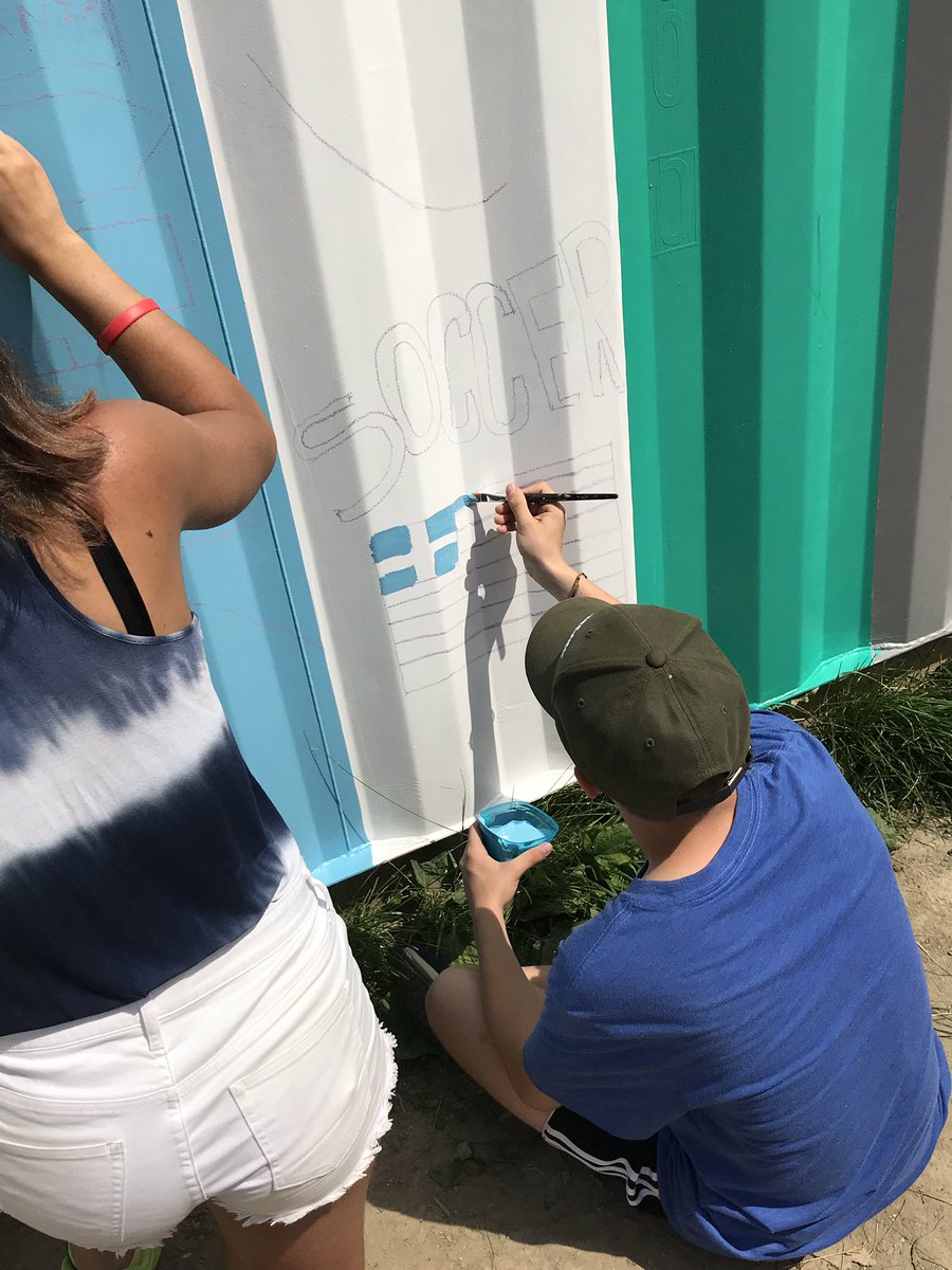 TDSB_Humewood's tweet photo. The transformation of our shed begins! Thanks to artist Elly Dowson and Mr Singbeil for helping our students leave their mark!! https://t.co/UXr2np0IEE