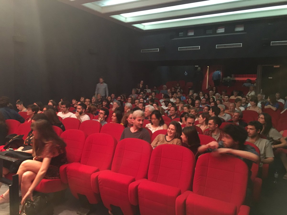 Ce soir, Atelier de Sèvres célèbre sa première promotion diplômée de l’atelier supérieur d’#animation ! 34 étudiants présentent, devant des professionnels et leurs familles, leur film de fin d’études, résultat de trois années d’apprentissage et de création dans nos ateliers 👨🏻‍🎓👩🏽‍🎓