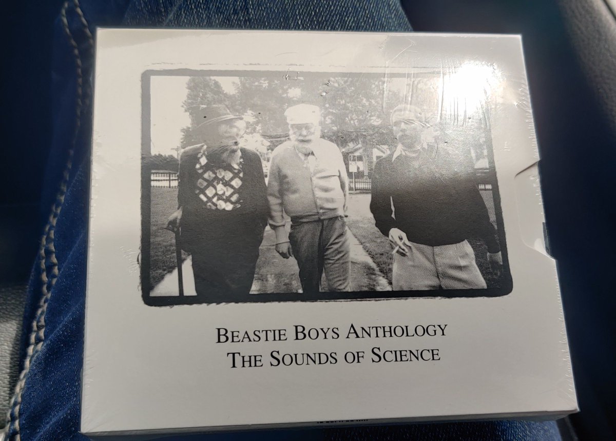 JeffreyBilyk's tweet photo. A wonderful thank you gift from @hotSahs for my rage filled social media posts/tweets inspiring his lecture today at #DocCME on paramedic-hospital communication. And reminding me I'm old.

"I'm as cool as a cucumber in a bowl of hot sauce" ~ MCA https://t.co/icI1yYbn6Y