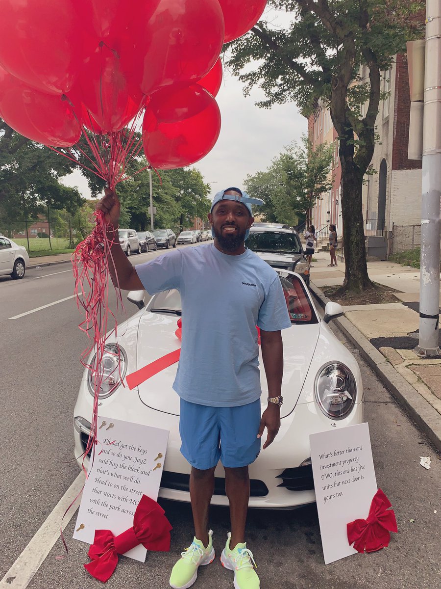 madeintywon's tweet photo. Happy 40th to my pops, enjoy your new car and your two new properties💪🏾🖤 https://t.co/YGbc3wGIsx