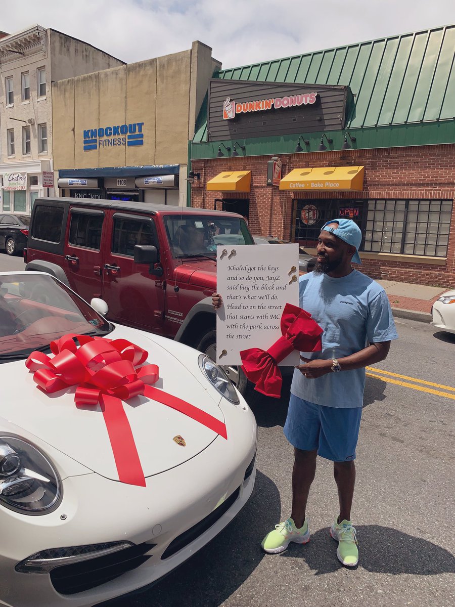 madeintywon's tweet photo. Happy 40th to my pops, enjoy your new car and your two new properties💪🏾🖤 https://t.co/YGbc3wGIsx
