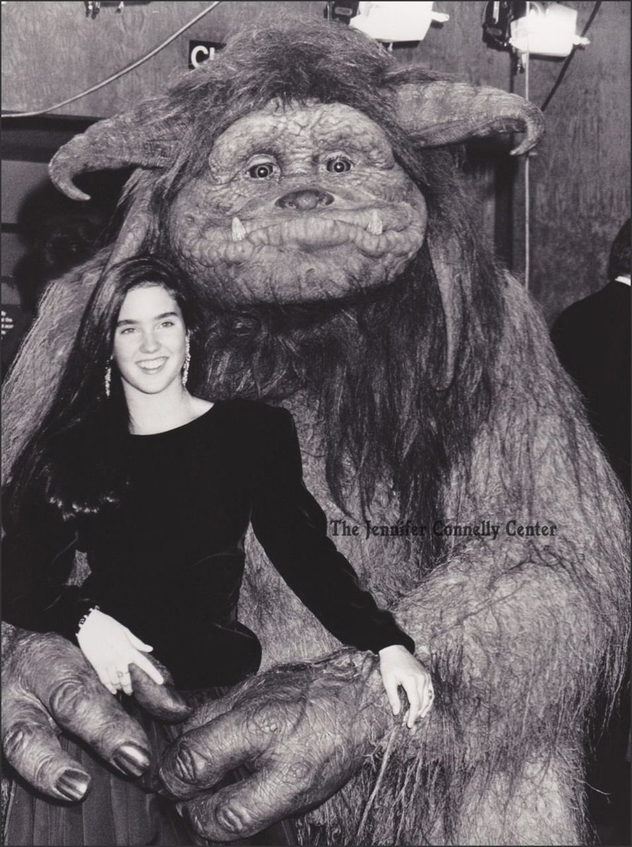 Sarah &amp; Ludo behind the scenes 🎥 

#Labyrinth #JimHenson #DavidBowie #BrianFroud #WendyFroud #TobyFroud #BrianHenson #FantasyFilm #GoblinKing #80smovies #JenniferConnolly #Puppets #PuppetPlace #Hoggle #DarkCrystal #MovieFacts #BTS #BehindTheScenes #Bowie #LabyrinthMovie