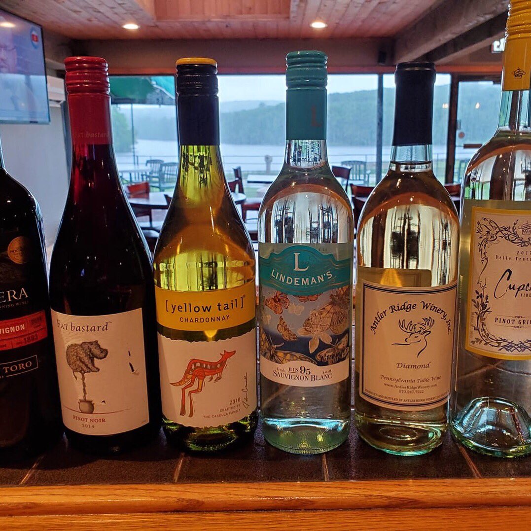 Paupack_Hills's tweet photo. Tonight is trivia night! Bring your friends and open up a bottle of wine 🍷 https://t.co/bNyilgJWFi