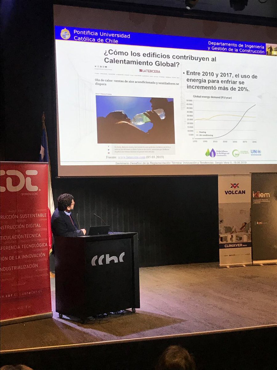 IngConstrucUC's tweet photo. Profesor de #IngConstrucUC Sergio Vera, Charla Magistral sobre los desafíos de la nueva reglamentación térmica en #CChC #CIPYCS https://t.co/dZIgtca5IO