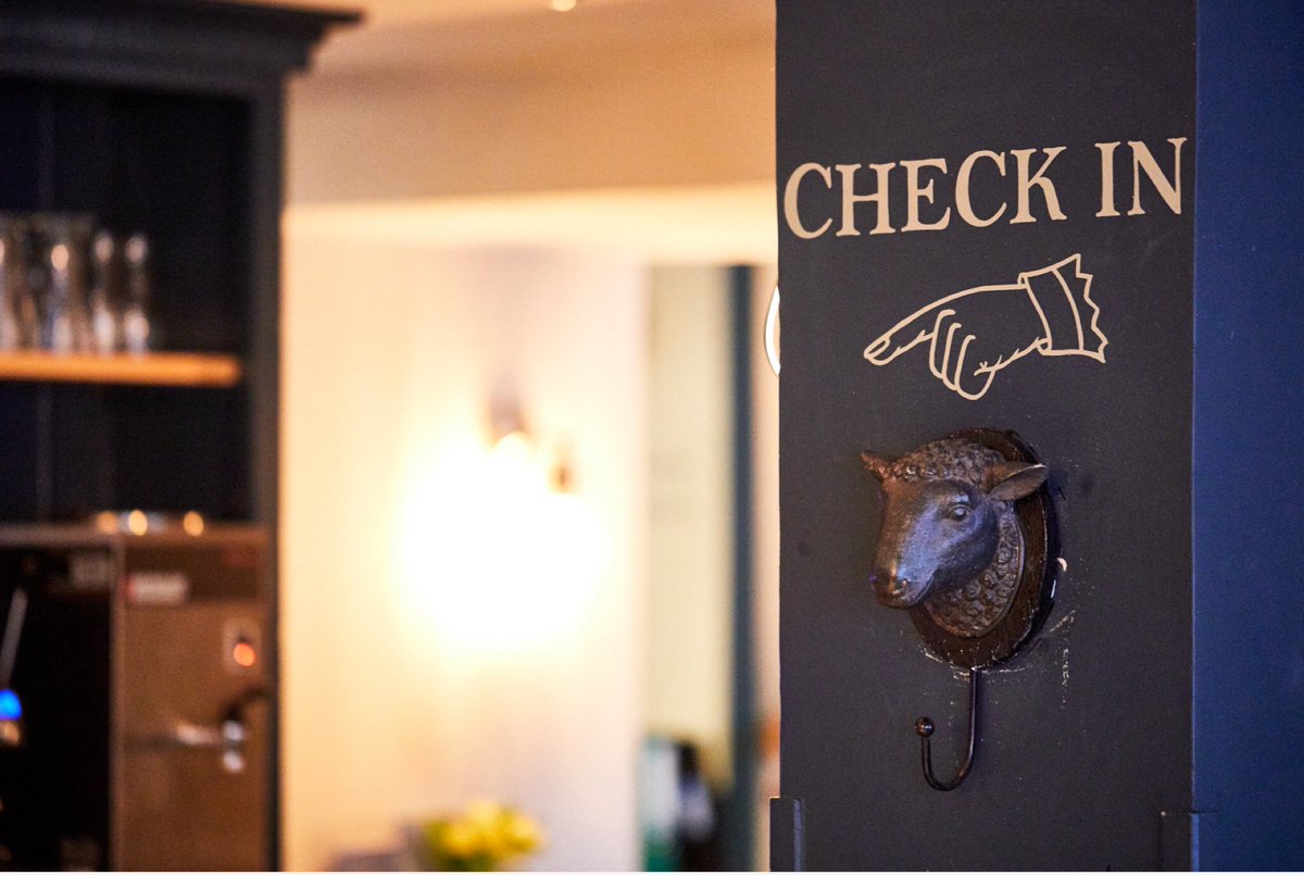 We’ve got a few rooms available this evening, get in touch for a great deal!