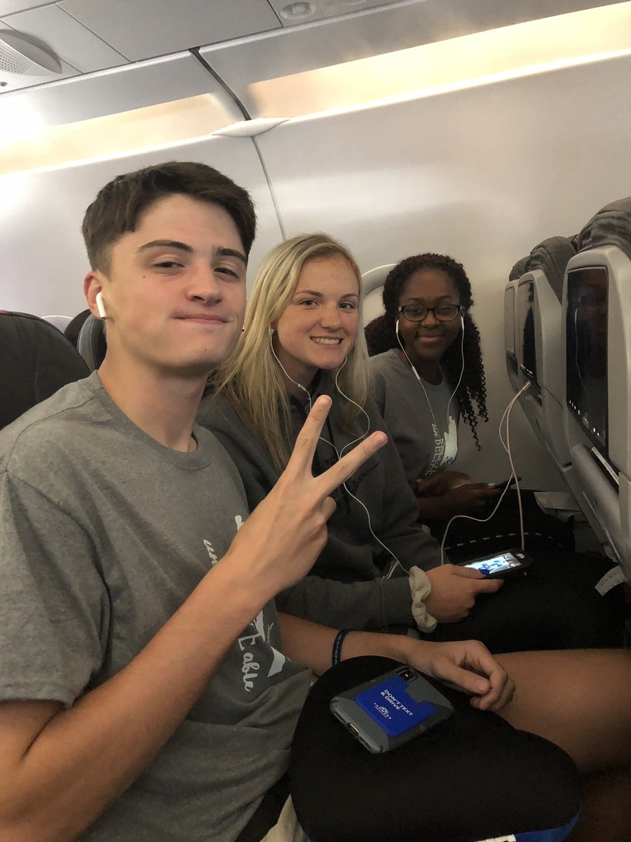 ShannonSButler's tweet photo. Long layover in Miami but ready for flight #2!  #BelizeBound #falconfam #YorkisunBelizeable https://t.co/DVWK9ShEG0
