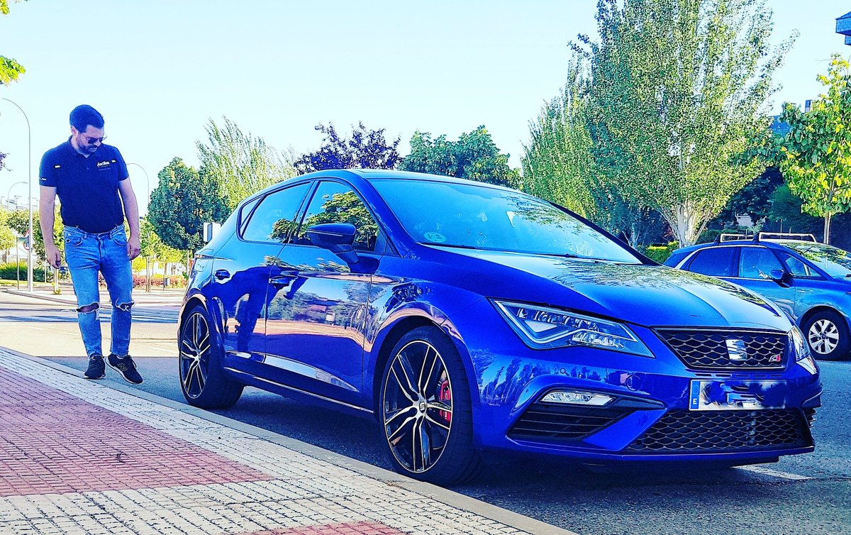 rubenlucasc's tweet photo. Me ha dejado con una sonrisa de oreja a oreja
.
.
#seat #leon #cupra #300cv #bestial #marcaespañola #espiritulasvegas #sonriequelavidavuela https://t.co/zlK9CMQfGd