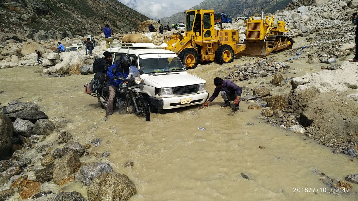 RollingTwoos's tweet photo. That’s how an over smart driver stucks while crossing nallahs!
#rollingtwoos #customizabletours #grouptour #himachal #roadtrips #manali #waterfall #watercrossing https://t.co/EIDg7ZfkE9