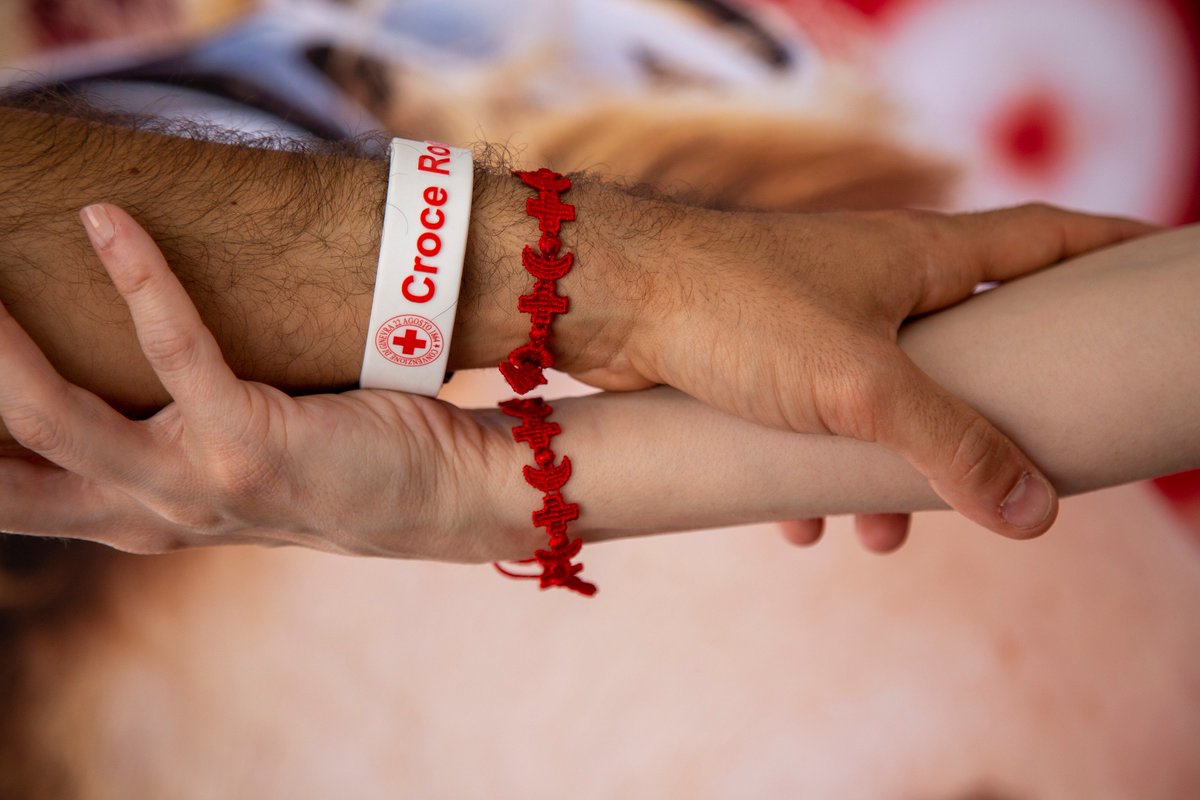 crocerossa's tweet photo. E’ bello e solidale il nuovo braccialetto che Cruciani C ha creato per #Crocerossa, ispirato ai 100 anni della @ifrc . Scopri di più su questa iniziativa benefica ➡️https://t.co/OtmbwLrVrw https://t.co/VrHL622yQ3