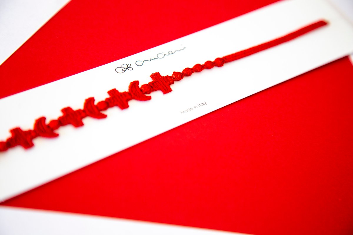 crocerossa's tweet photo. E’ bello e solidale il nuovo braccialetto che Cruciani C ha creato per #Crocerossa, ispirato ai 100 anni della @ifrc . Scopri di più su questa iniziativa benefica ➡️https://t.co/OtmbwLrVrw https://t.co/VrHL622yQ3
