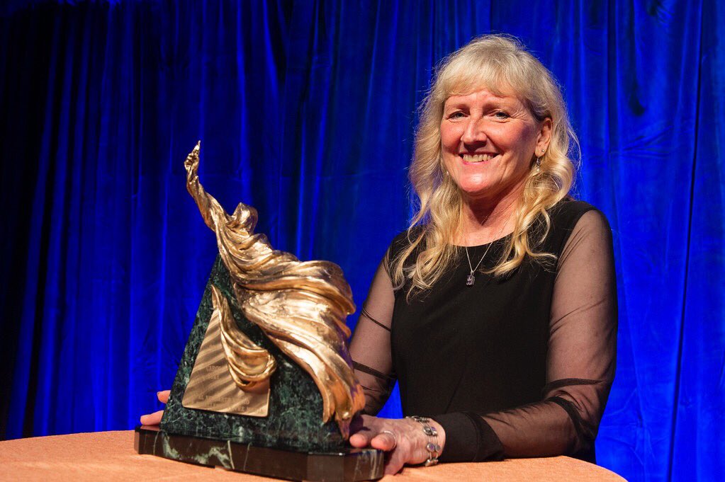 grayson_wolff's tweet photo. One of the greatest opportunities I had on this trip is the opportunity to attend the Al Neuharth Award for Excellence in the Media. Carol Guzy was the receipient of the award and is the first Photojournalist to receive the award. #FreeSpirit19 #ANAward2019 @WeDreamDareDo https://t.co/wbHHGwqOWG