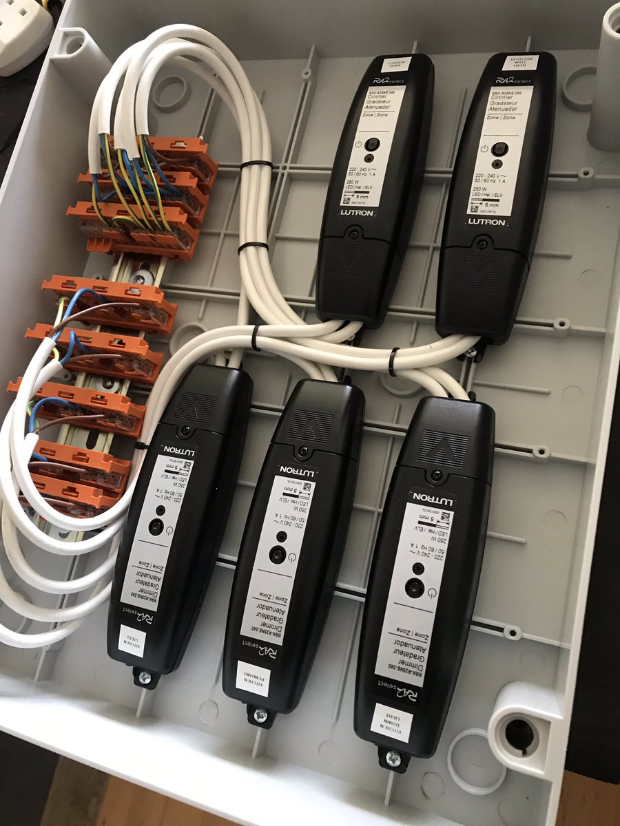 Rteq_automation's tweet image. Clever move on pre-assembling and pre-programming the @Lutron_EU #ra2select #dimmers. We managed to do the installation for 10 light circuit (5 centralised and 5 local to the lighting point) in less the 2 hours without internet connection!