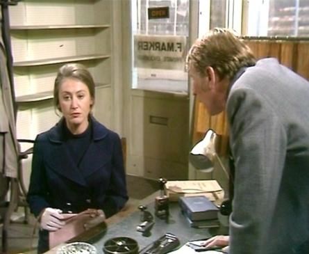 20:30 PUBLIC EYE (1971) The Beater and the Game #AlfredBurke #AletheaCharlton #CarolDrinkwater Marker finds himself shaking off the overtures of a group of wealthy ladies.