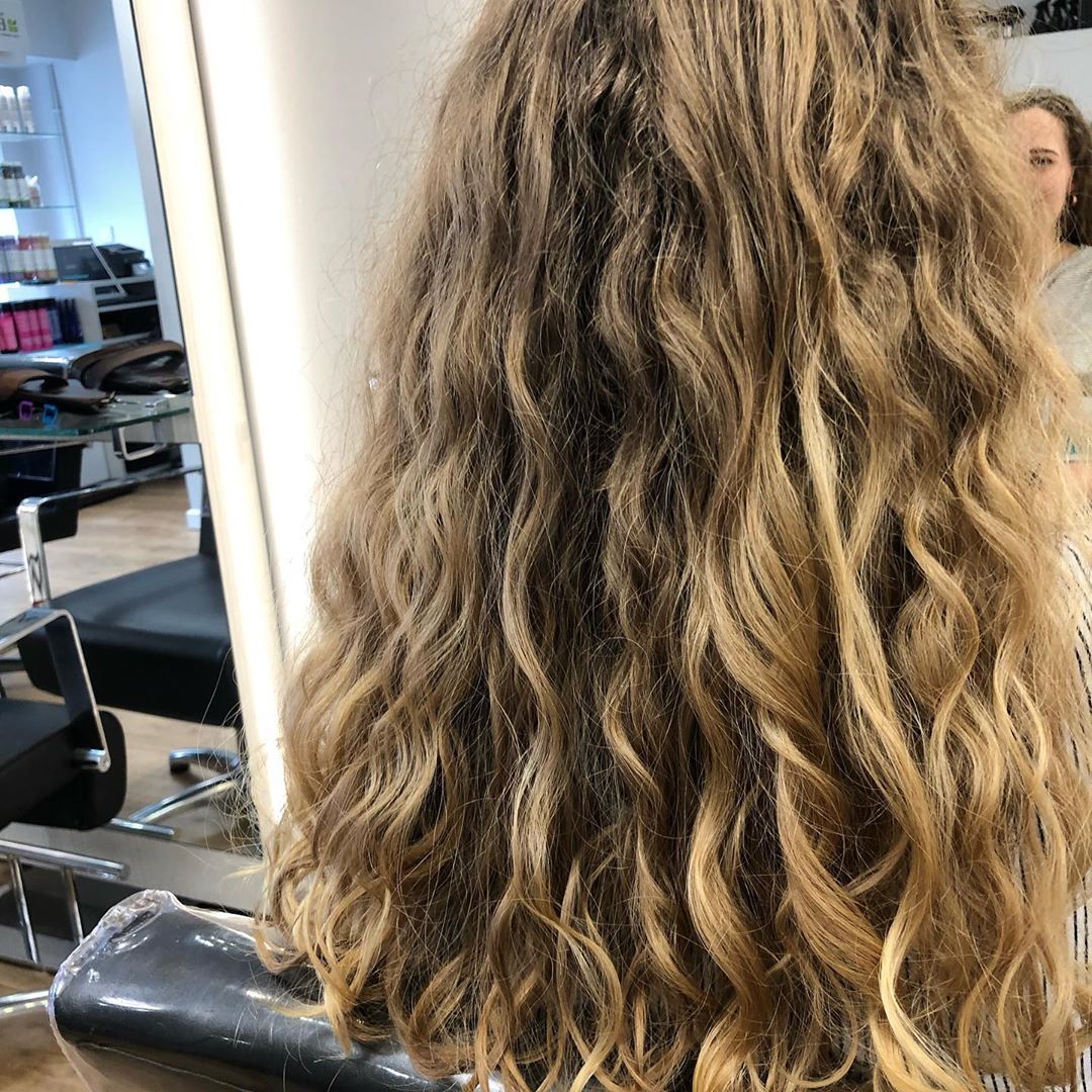 mccroryhair's tweet image. #repost | 📸 vickyqueenofcurls

A cheeky little trim 🎯  fantastic hair ♥️

#vickyqueenofcurls #curlbycurlcut #curlygirlsalon #manchester #mcr