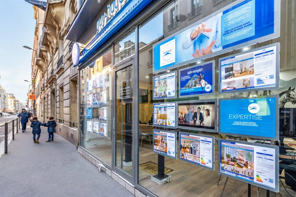 VitrineMediaMX's tweet image. Aprovecha el tráfico peatonal y/o vehicular y obten las siguientes ventajas con nuestros productos. 4 veces + personas ven tu publicidad, 30% + de tráfico en tu negocio, tu publicidad sigue trabajando por ti las 24 horas. #displayLed #publicidad #vendemas #negocios #mexico