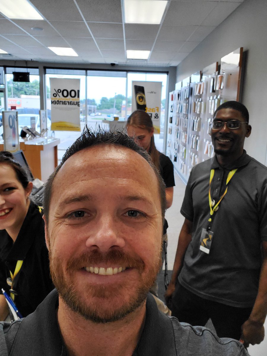 JeremyD05096302's tweet photo. At MRY talking tracker and NBA @phillips_jas @WL_GreatLakes @PlainsRD @pep0646 https://t.co/v4rASBW6cs