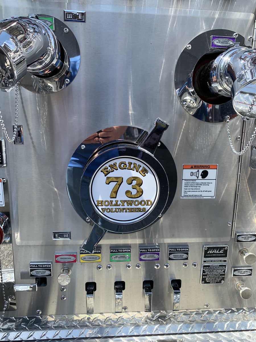 RickyRileyTT's tweet image. Can’t hide the pride and meticulous attention that went into this @PierceMfg #ArrowXT from Hollywood, MD. @FireApparatus1 it’s about the firefighters that ride it and care for it as they protect their community.