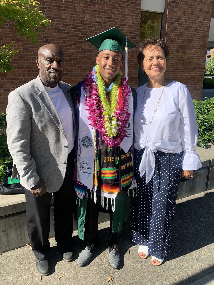 TeamRobinson_3's tweet photo. Had the pleasure of meeting Mr. and Mrs. Marbury, friends and fellow coworkers at the CMAE where @tre_vonr works. My son is surrounded by great people at @uoregon . Special thank you to my parents for making the trip and for their continued support. ππΎ #DuckGrad19 https://t.co/E67OqgffWh