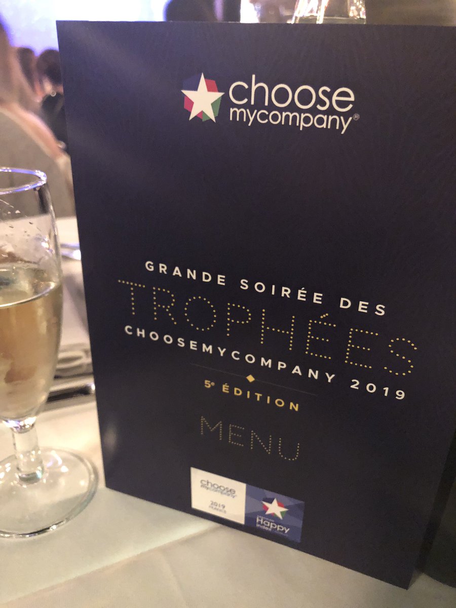 LingletAstrid's tweet photo. Soirée des trophées pour @choosemycompany ! Ça commence fort, @LobelliaConseil est présent pour célébrer !! :) #HapptAtWork #paradislatin #label https://t.co/2OceKCVd3H